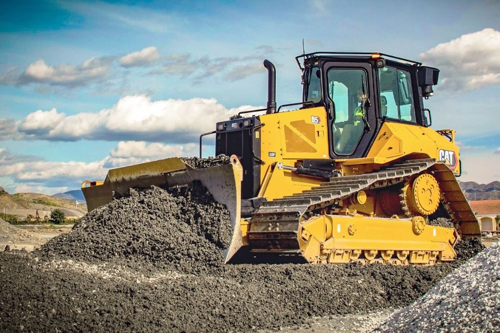 Bulldozer Caterpillar D5