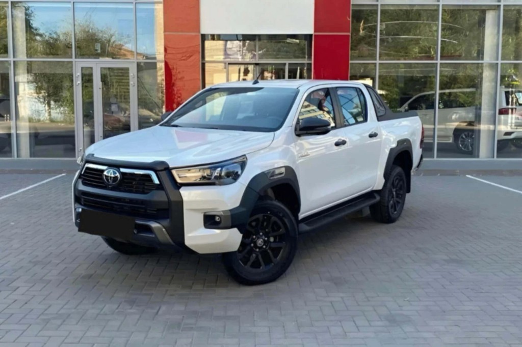 Toyota Hilux double cabine — profil
